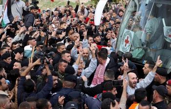 صورة من مراسم تحرير الأسرى الفلسطينيين خلال صفقة طوفان الأحرار