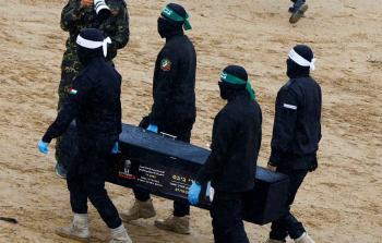 تسليم جثث أسرى 