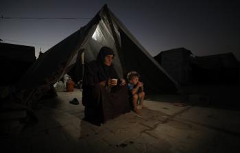 مبادرات فردية تحاول سد فجوة الكهرباء بغزة