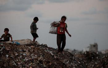 بلديّة غزّة: ربع مليون طنّ نفايات تهدّد السكان