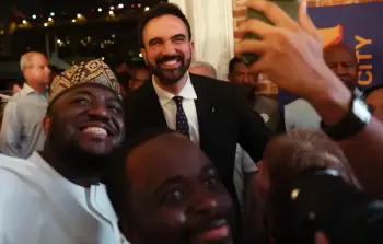 ممداني يتصدر سباق رئاسة نيويورك.. ويوجه رسالة بالعربية