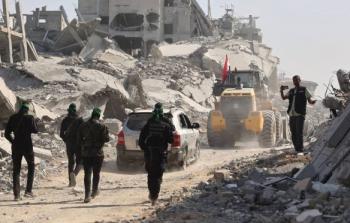 عناصر المقاومة خلال عملية البحث عن جثث أسرى الاحتلال في غزة