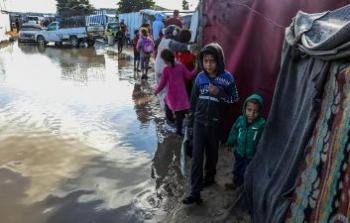 غرق خيام النازحين في غزة مع أول منخفض جويّ