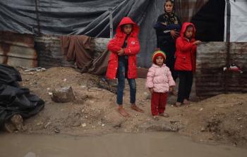 غرق خيام النازحين في غزة مع أول منخفض جويّ