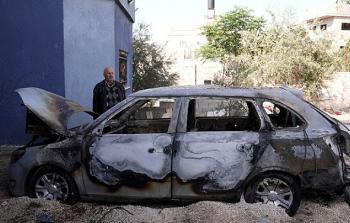 المستوطنون أحرقوا مركبتين في قرية فرعتا شرقي المدينة