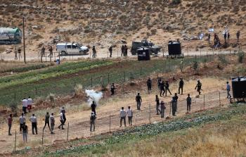 صورة أرشيفية من اعتداءات الاحتلال على المزارعين في الضفة الغربية