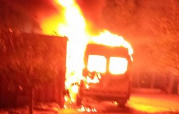 مستوطنون يحرقون منازل ومركبات في الجبعة ببيت لحم