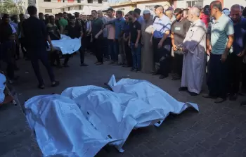 أهالي يودعون أبناءهم الذين ارتقوا شهداء في قصف الاحتلال على غزة