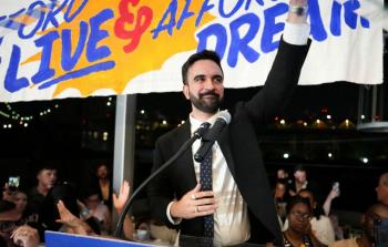 زهران ممداني مسلمٌ من أصل هندي عمره 34 عاما