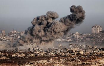 تصاعد أعمدة الدخان جراء غارة 