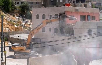 طواقم بلدية الاحتلال هدمت منزل المقدسي موسى بدران بشكل يدوي في حي 