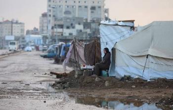 تحذيرات من انتشار أوبئة بين النازحين مع حلول فصل الشتاء وعدم توفر المأوى