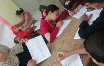 السيدة أماني مقداد أنشأت مركز تعليمي تُدرّس فيه طلبة المدارس الحكومية والخاصة