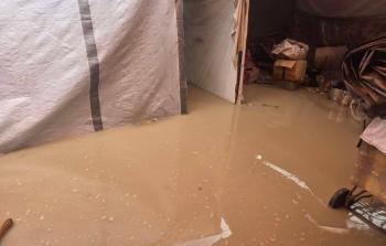 صورة من غرق خيام النازحين في منطقة جنوبي قطاع غزة