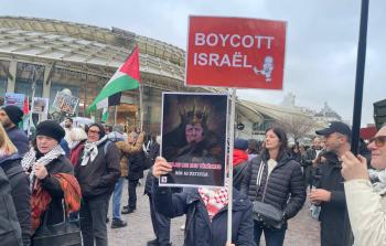 جانب من التظاهرة قرب محطة مترو وقطار شاتليه في باريس