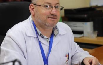 الطبيب رائد مهدي (52 عامًا)، المدير الطبي لمستشفى الشهيد محمد الدرة للأطفال