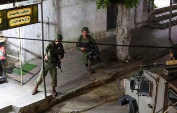 قوات الاحتلال انتشرت في عدة مناطق بمحافظتي رام الله وجنين