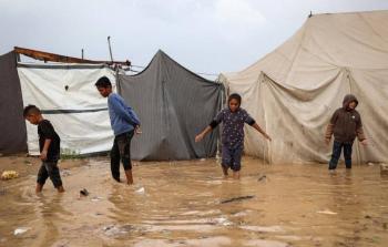 غرق خيام النازحين جراء المنخفض الجوي في غزة