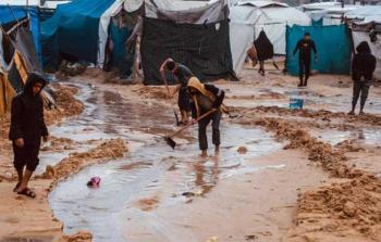 ظروف قاسية يعيشها أهالي غزة داخل الخيام  مع دخول فصل الشتاء