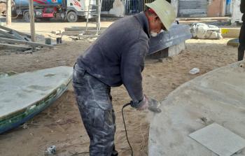 ورشة لإصلاح قوارب الصيادين التي دمرها الاحتلال خلال الإبادة الجماعية على غزة