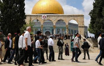 مستوطنون يقتحمون باحات المسجد الأقصى