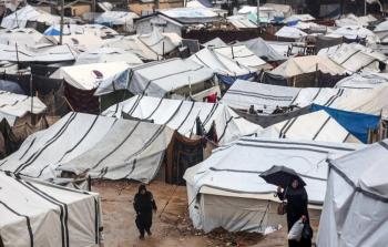 غرق عدد من خيام النازحين جراء المنخفض الجوي الذي يضرب قطاع غزة