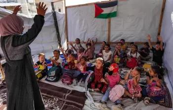 المبادرة تهدف لتوسيع فرص حصول النساء على المنح والبرامج التطويرية