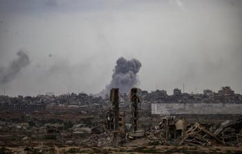 تصاعد أعمدة الدخان جراء غارة 