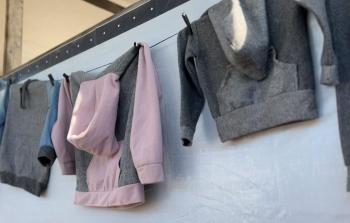 شح شديد وغلاء فاحش في أسعار ملابس الشتاء في غزة