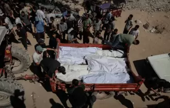 صورة توثق ارتقاء شهداء قرب مراكز المساعدات 