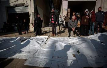 انتشال جثامين 30 شهيدًا من عائلة سالم غرب غزة