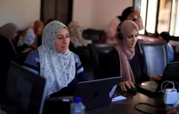 قطاع العمل عن بُعد في غزة على المحك.. دعوات عاجلة لدعم الكفاءات