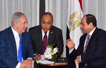 صورة تجمع رئيس حكومة الاحتلال بنيامين نتنياهو مع الرئيس المصري عبد الفتاح السيسي عام 2017