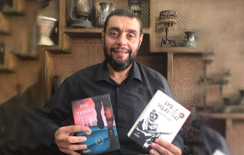 الأكاديمي والروائي أيمن العتوم 