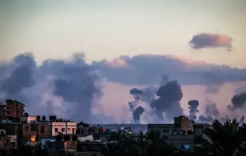 قصفٌ للخيام ونسفٌ للمنازل.. الاحتلال يُواصل خرق اتفاق وقف إطلاق النار في غزة