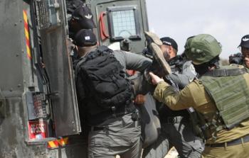 صورة أرشيفية من اعتداءات واعتقالات الاحتلال بالضفة