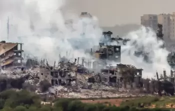 تصاعد أعمدة الدخان جراء غارة 