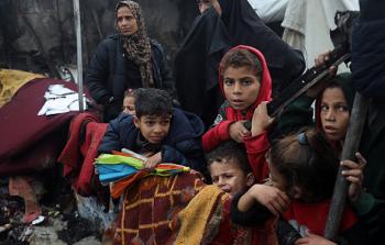 الحملة تعمل على عدة مسارات حيوية، أبرزها القطاع الصحي عبر إنشاء وتأهيل نقاط ومراكز طبية بديلة