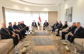 من اللقاء بين لجنة إدارة غزة ورئيس المخابرات المصرية بالقاهرة