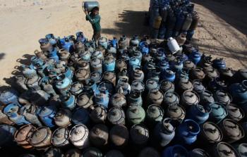 تعبئة أنابيب الغاز في غزة (أرشيفية)