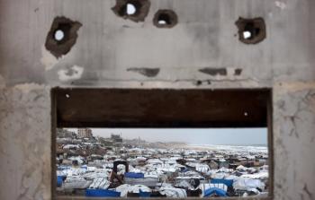 غرق خيام النازحين وسط ظروف إنسانية قاسية في غزة