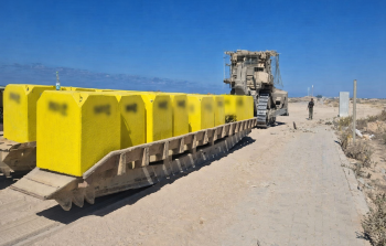 الخط الأصفر.. شريط الموت الذي يعزل سكان غزة عن بيوتهم