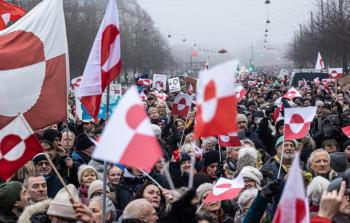 احتجاجات أمام السفارة الأميركية في كوبنهاغن للتضامن مع غرينلاند