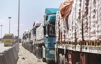 يواصل الاحتلال تقييد دخول المساعدات الإنسانية إلى غزة، في خرق واضح لاتفاق وقف إطلاق النار