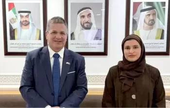 وزيرة التعليم الإماراتية سارة الأميري برفقة نظيرها الإسرائيلي يوآف كيش