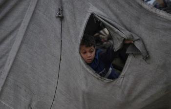 النزوح والبرد والأمراض تعصف بأطفال غزة