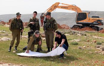 قوات الاحتلال أخطرت بالاستيلاء على قرابة 140 دونما جديدة من أراضي القرية في ثلاثة أحواض