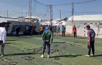 يحاول إسلام أبو عريضة، مدرب فريق خدمات رفح تحفيز لاعبيه وتحضيرهم للمشاركة في أول بطولة كروية