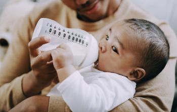 عشرات الأطفال أُصيبوا بالتسمم بعد تناول حليب 