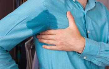 التغير المفاجئ في رائحة العرق أو النفس أو البول قد يكون إنذارًا مبكرًا يستدعي الانتباه